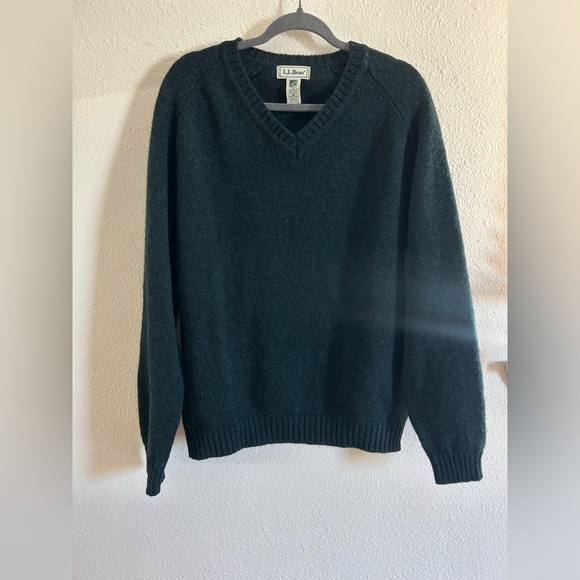 LL Bean Wool Made In Scotland V Neck Sweater Mens Size M - Picture 1 of 6